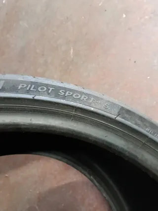 2 Neumáticos Michelin Pilot Sport 4S 295/25ZR21