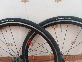 Ruedas de carretera muy ligeras