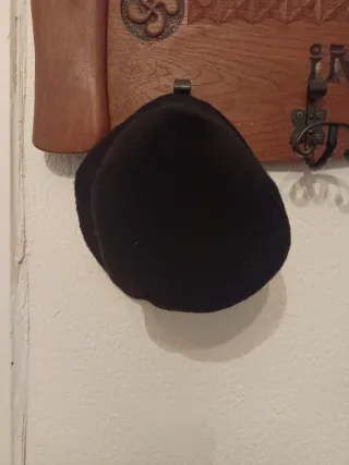 Gorro de paño negro
