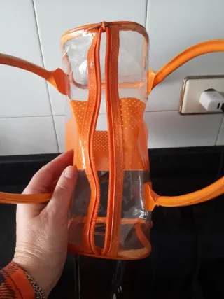 2 neceseres: transparente y tela+regalo de pareo
