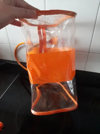 2 neceseres: transparente y tela+regalo de pareo