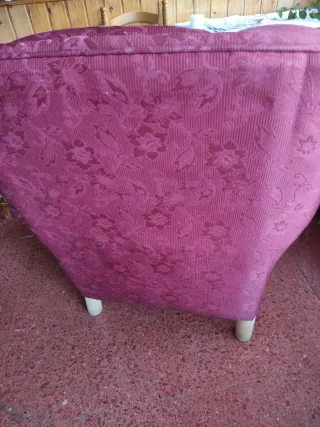 Sillón antiguo tela y madera