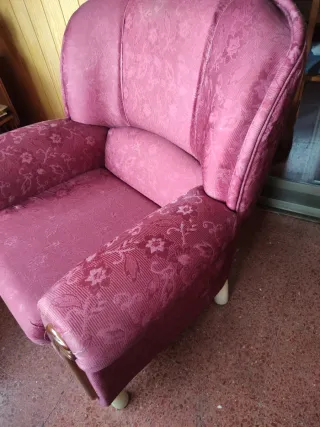 Sillón antiguo tela y madera