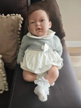 Carrito de bebé clásico con capazo y bebe incluido