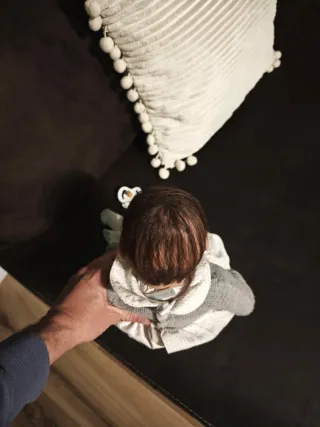 Carrito de bebé clásico con capazo y bebe incluido