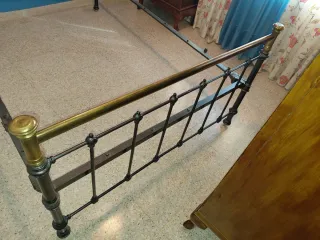 Cama Forja 135cm Negra y Dorada