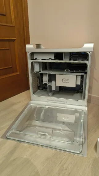 Apple Power Mac G5 2005 + Teclado + Cables