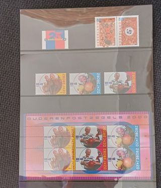 Holanda 2000 Sellos Completos + Folleto