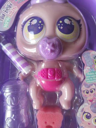 Neoflobbi muñeco  con bañera