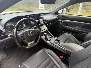 Lexus RC300h executive + techo solar. 2017