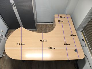 Mesa de oficina profesional en L