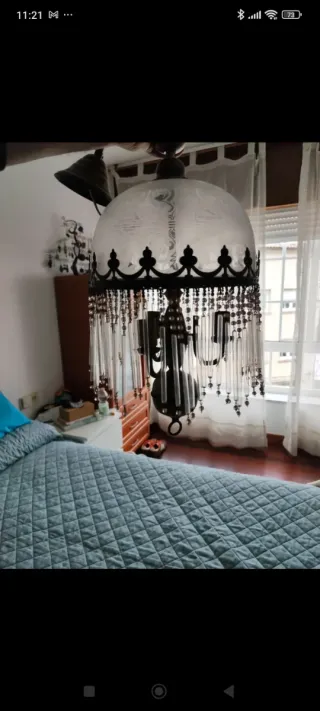 Lámpara antigua cristal y metal 60x 28, falta un p