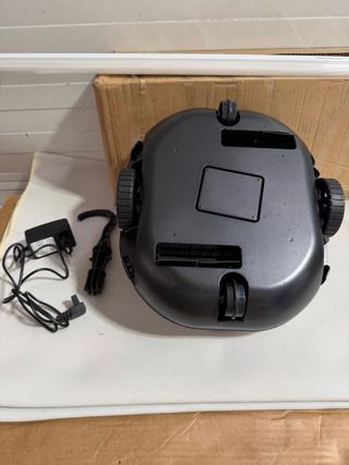 Robot Limpiafondos Blanco y Negro