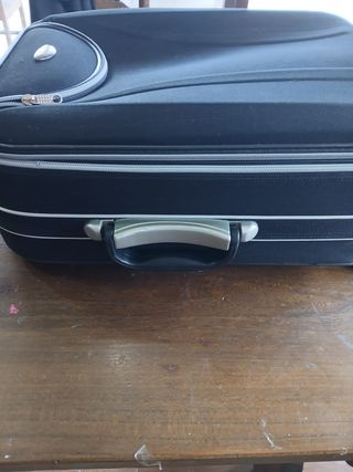 Maleta de viaje negra
