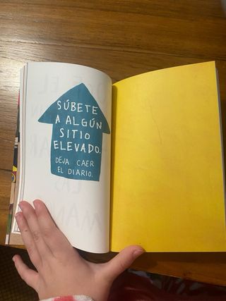 Destroza este diario: edición a todo color.