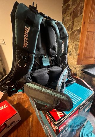 Mochila Baterías Makita PDC01 + Cargador Doble