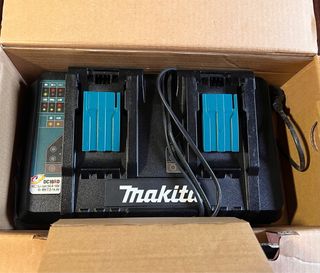 Mochila Baterías Makita PDC01 + Cargador Doble