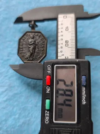 Medalla Virgen Inmaculada y Cáliz Bronce S XVII