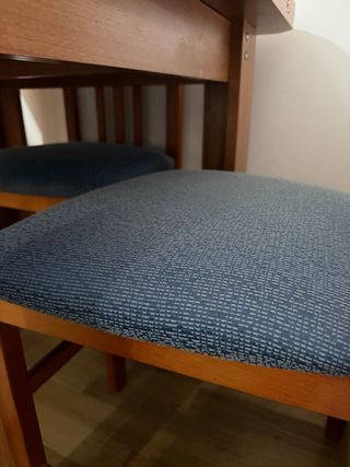 Mesa extensible y 4 sillas