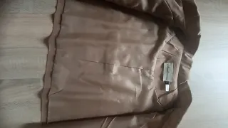 Capa corta Stradivarius beige Talla L