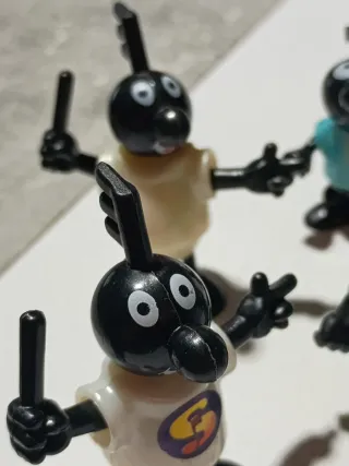 8 Figuras Kinder Musicales 2005