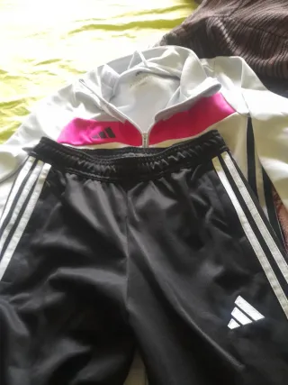 Chándal Adidas Gris y Rosa talla niña 11-12 año