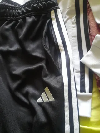 Chándal Adidas Gris y Rosa talla niña 11-12 año
