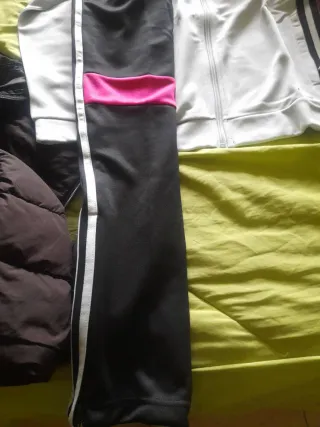 Chándal Adidas Gris y Rosa talla niña 11-12 año