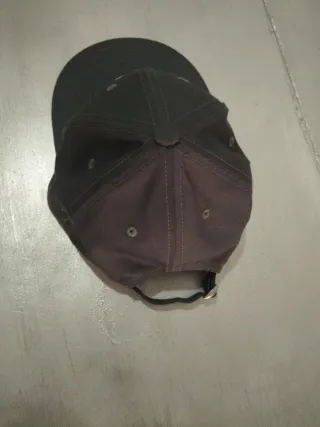 Gorra Under Armour Gris