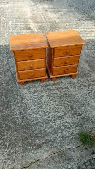 2 Mesitas de Noche Madera