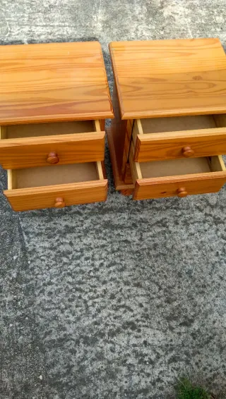 2 Mesitas de Noche Madera