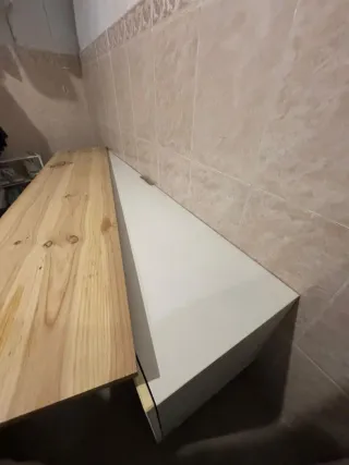 Mueble TV madera y blanco