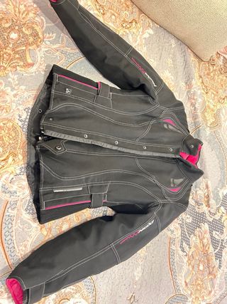 Chaqueta Moto Mujer Negra y Rosa
