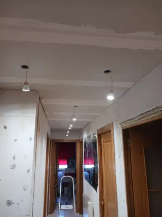 Manitas a domicilio: Pintor, portes y más