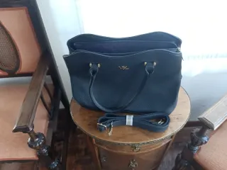 Bolso Negro Piel V&L