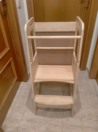 Torre Montessori in Legno con Lavagna