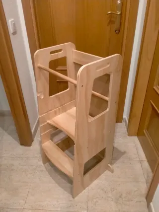 Torre Montessori in Legno con Lavagna