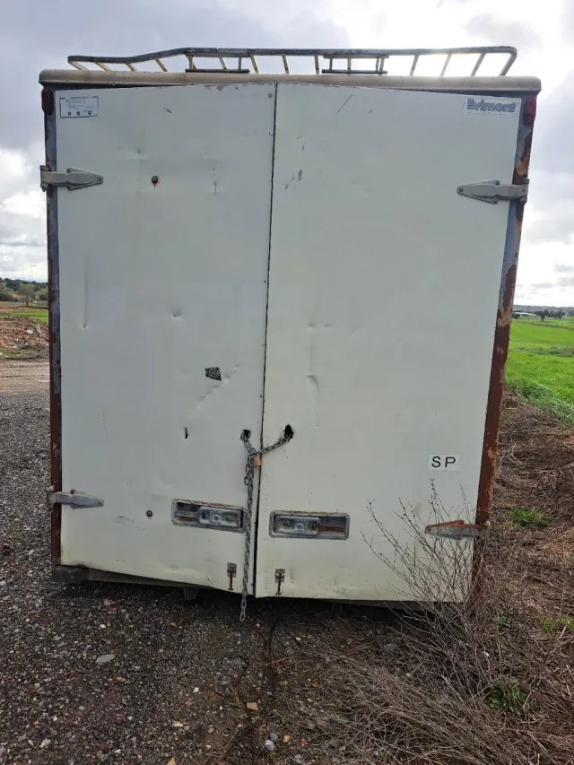 Caja Paquetera Cerrada de Aluminio