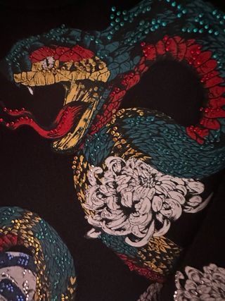 Camiseta Zara  Negra Estampado llamativo pedrería