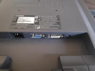 Monitor Hyundai L72D y Teclado Microsoft