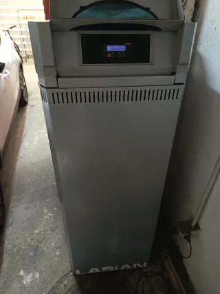 Caldera de pellets Lasian gris