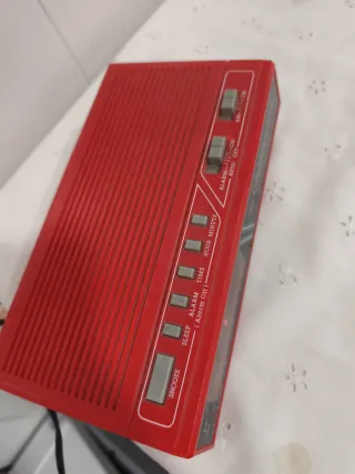 Radio Despertador Vintage ARTECH Roja