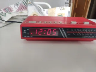 Radio Despertador Vintage ARTECH Roja