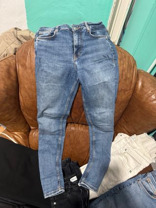 Pantalones vaqueros y de tela