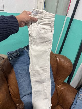 Pantalones vaqueros y de tela