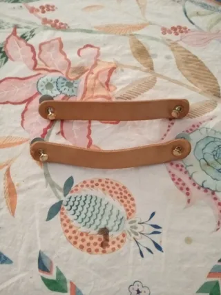 Tiradores de cuero con tornillos