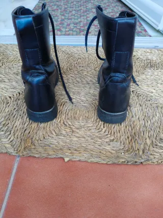 Botas militares negras