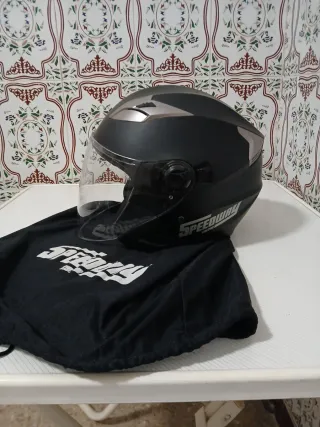 Casco de moto Scooter Negro y Plata Talla S
