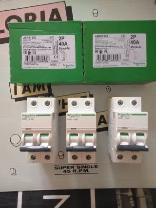 Lote 5 Interruptores Schneider Electric