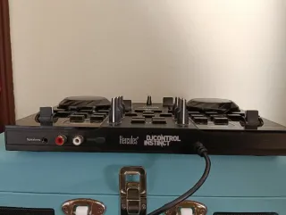 Mesa de DJ Hercules DJControl Instinct